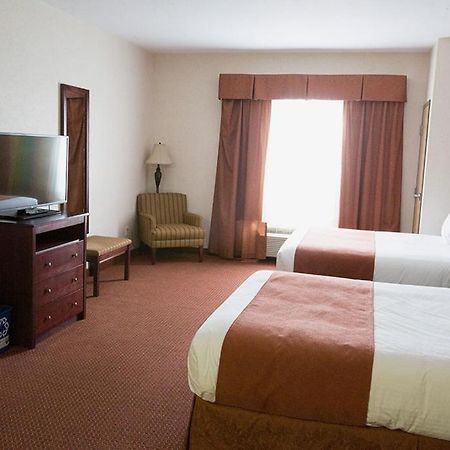 Pomeroy Inn & Suites Fort St. John Экстерьер фото