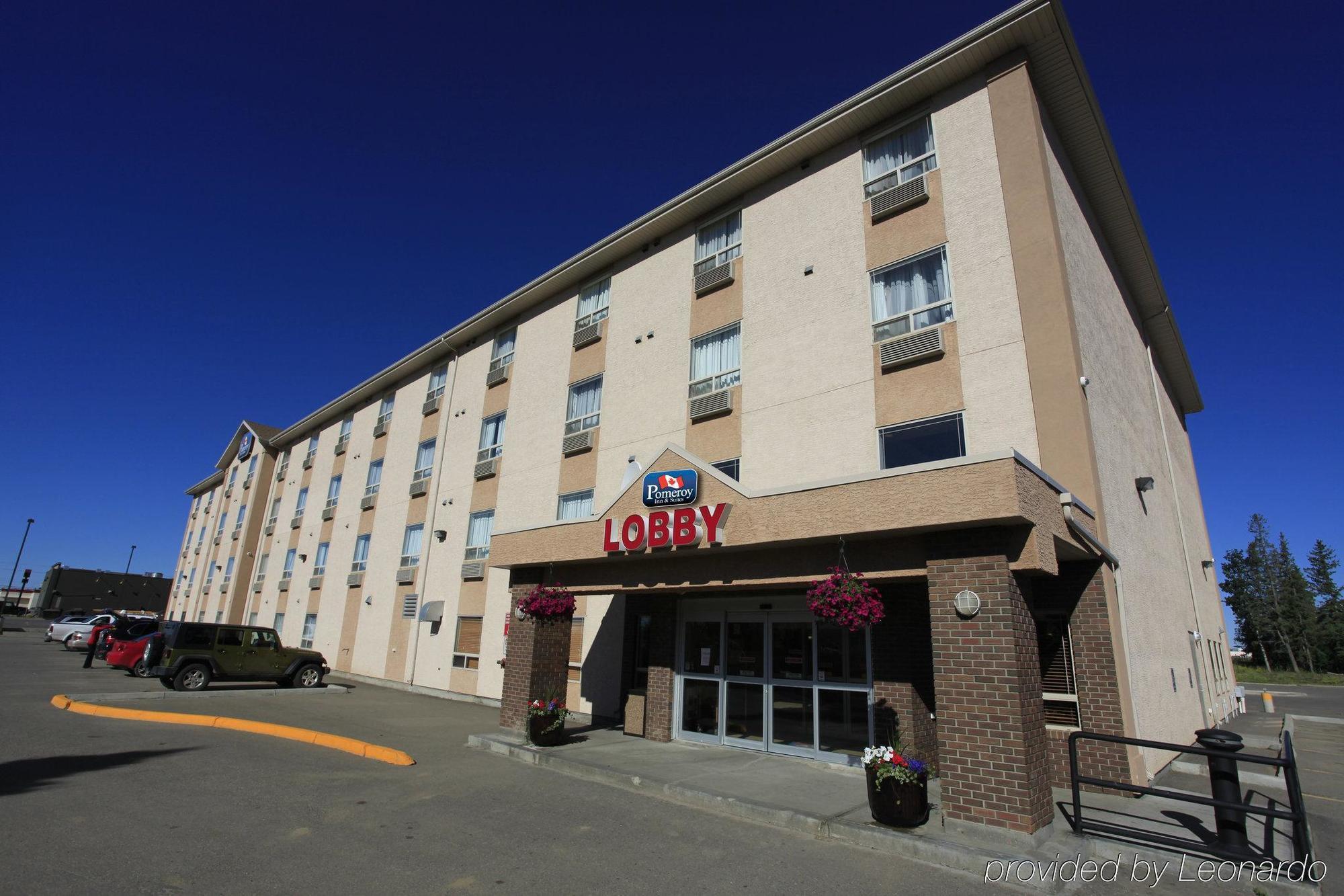 Pomeroy Inn & Suites Fort St. John Экстерьер фото