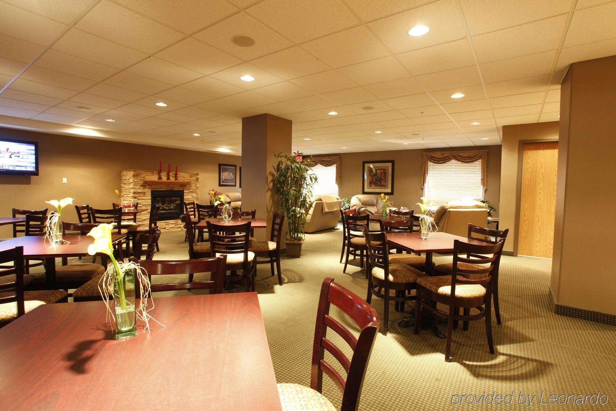 Pomeroy Inn & Suites Fort St. John Экстерьер фото