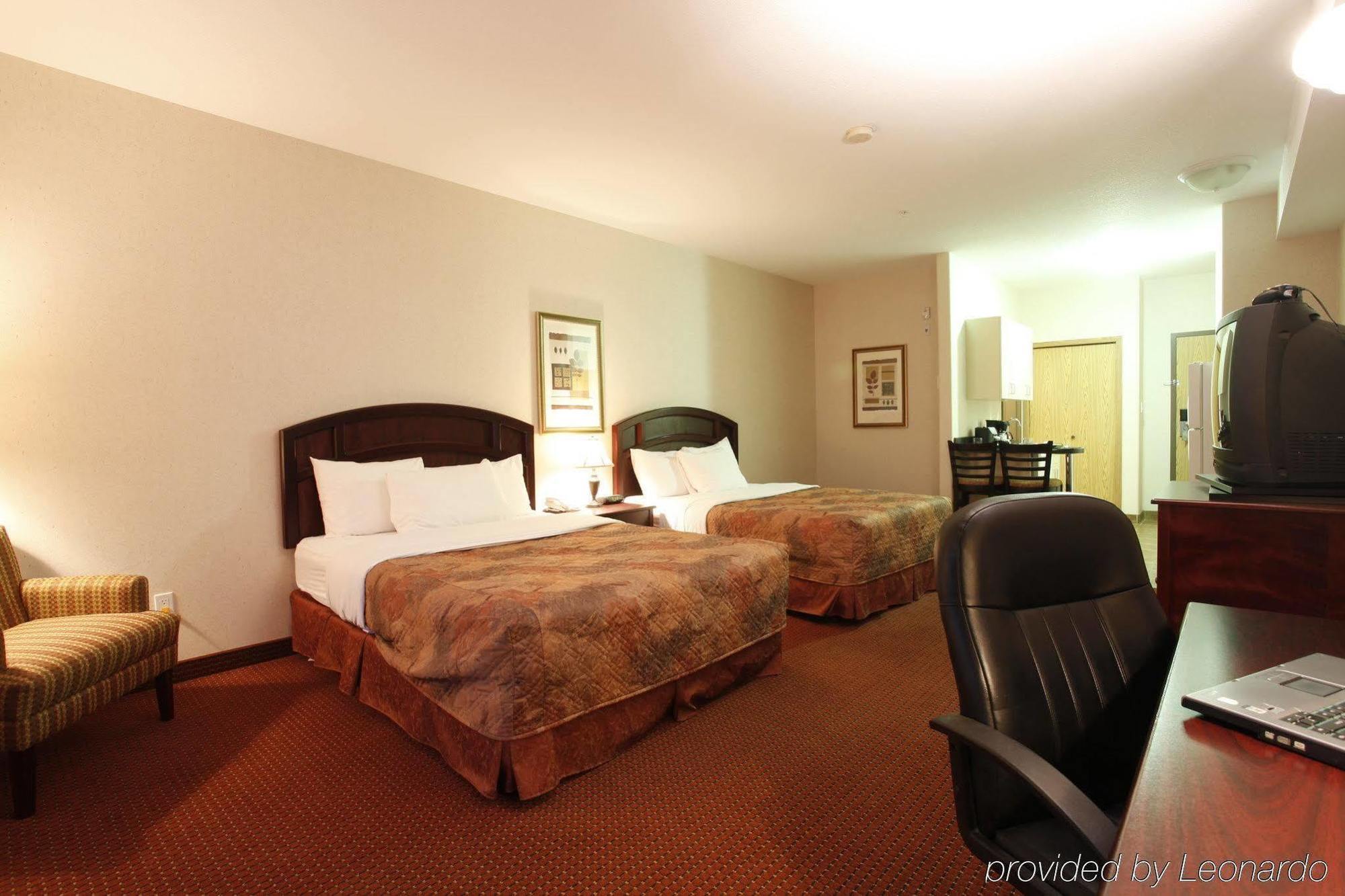 Pomeroy Inn & Suites Fort St. John Экстерьер фото